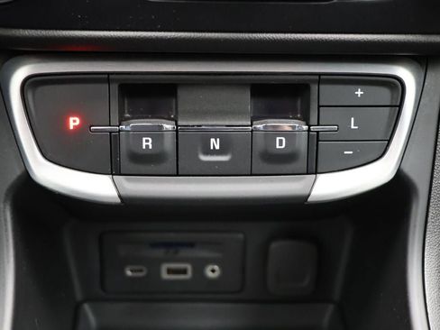 Used 2024 GMC Terrain SLT image 21