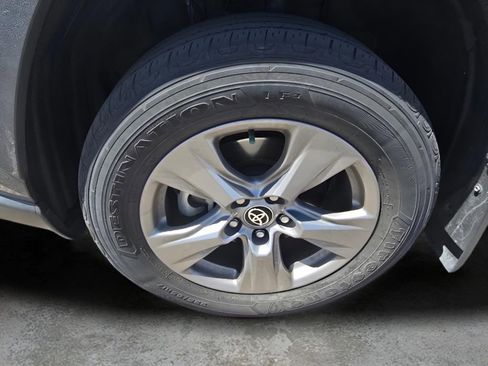 Used 2024 Toyota RAV4 XLE image 28