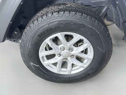 Used 2023 Jeep Wrangler Sport S image 28