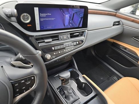 Certified 2025 Lexus ES 350 w/ Premium Package image 31