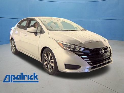 Used 2025 Nissan Versa SV FWD image 1