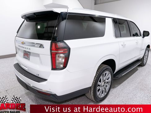 Used 2024 Chevrolet Suburban LT image 5