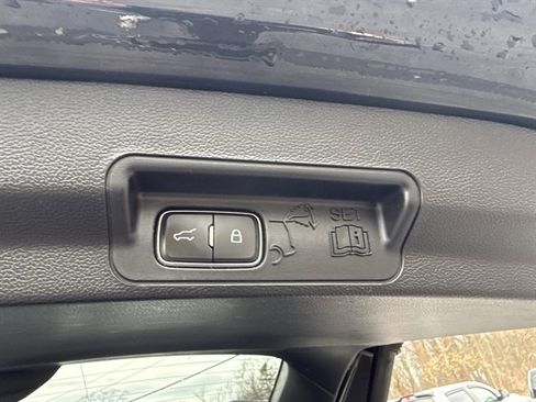 Used 2020 Ford Explorer Limited w/ Hybrid Equipment Group 310A image 29