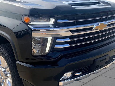 Used 2022 Chevrolet Silverado 2500 High Country w/ Z71 Off-Road Package AWD/4WD image 29
