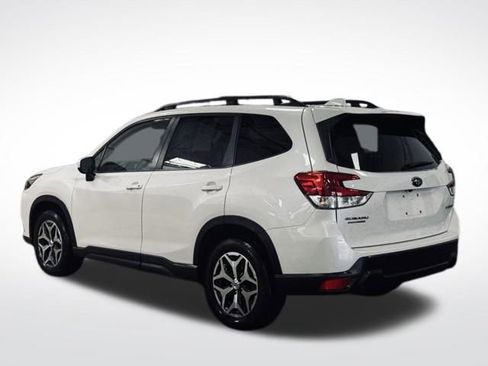 Used 2022 Subaru Forester Premium image 9