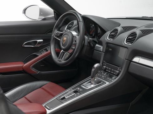 Used 2018 Porsche 718 Boxster image 43
