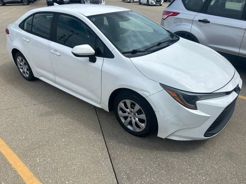 Used 2024 Toyota Corolla LE FWD image 1