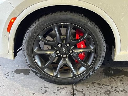 Used 2023 Dodge Durango R/T w/ Tow 'N Go Package AWD/4WD image 5