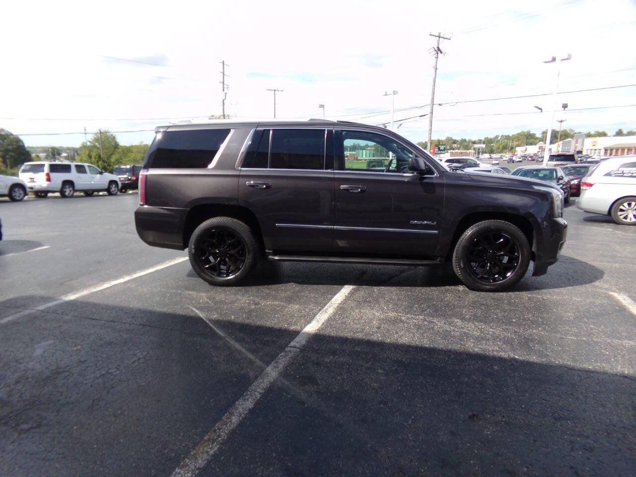 Used 2015 GMC Yukon Denali w/ Touring Package AWD/4WD image 5