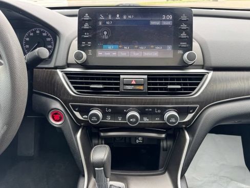 Used 2019 Honda Accord EX image 19