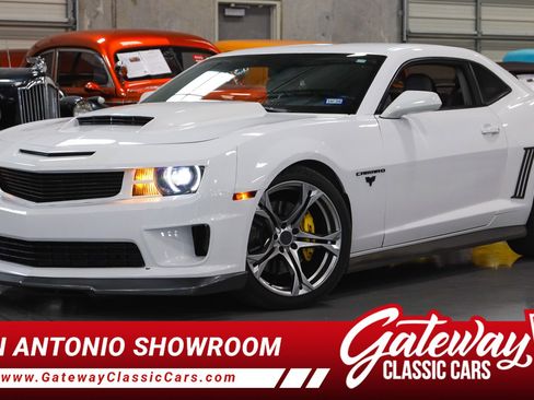 Used 2010 Chevrolet Camaro SS w/ RS Package image 1