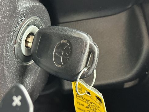 Used 2016 Toyota Camry SE FWD image 24