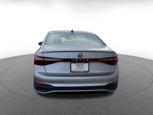 Used 2025 Volkswagen Jetta SE image 12
