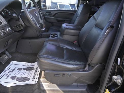 Used 2013 Chevrolet Silverado 2500 LTZ w/ LTZ Plus Package image 9