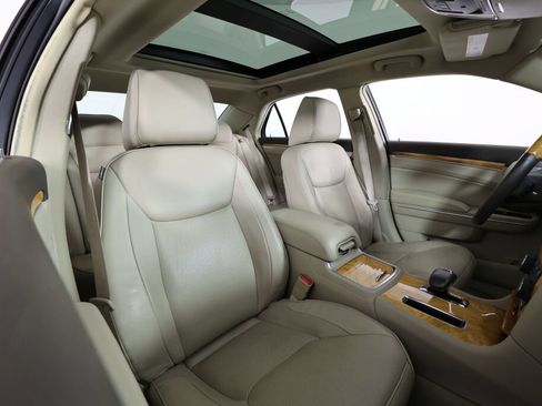 Used 2014 Chrysler 300 C RWD image 24
