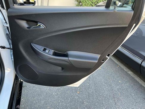 Used 2019 Chevrolet Volt LT FWD image 78