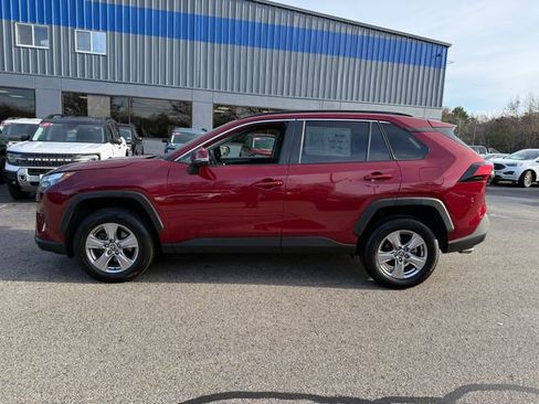Used 2023 Toyota RAV4 XLE AWD/4WD image 2
