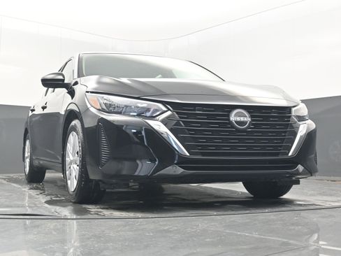 Certified 2025 Nissan Sentra S image 21