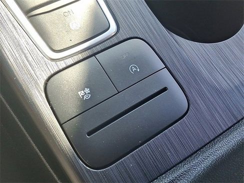 Used 2022 Ford Escape SE w/ SE Sport Appearance Package image 25