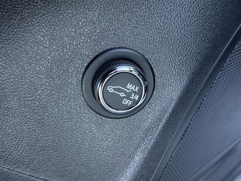 Used 2023 Buick Envision Essence w/ Sport Touring Package AWD/4WD image 8