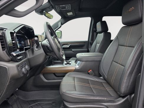 Used 2024 Chevrolet Silverado 2500 High Country w/ Technology Package image 10