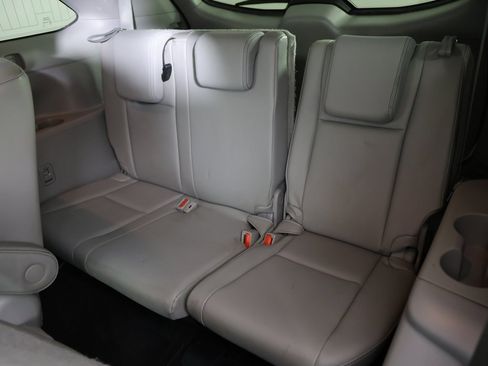 Used 2016 Toyota Highlander XLE image 10