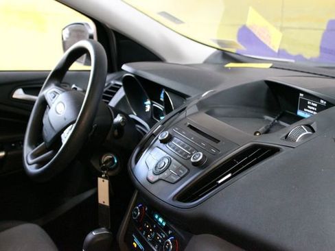 Used 2017 Ford Escape SE FWD image 10