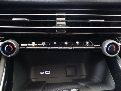 New 2026 Chevrolet Traverse RS image 23