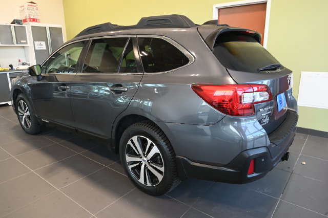 Used 2018 Subaru Outback 2.5i Limited AWD/4WD image 11