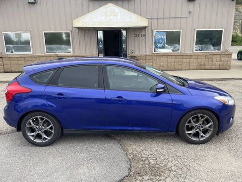 Used 2014 Ford Focus SE w/ Equipment Group 201A FWD image 2