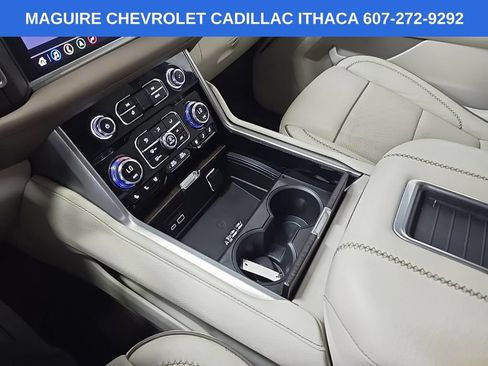 Used 2021 GMC Yukon XL Denali w/ Denali Premium Package AWD/4WD image 28