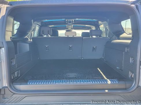 New 2026 GMC Hummer EV SUV w/ LPO, Dark Essentials Package AWD/4WD image 16