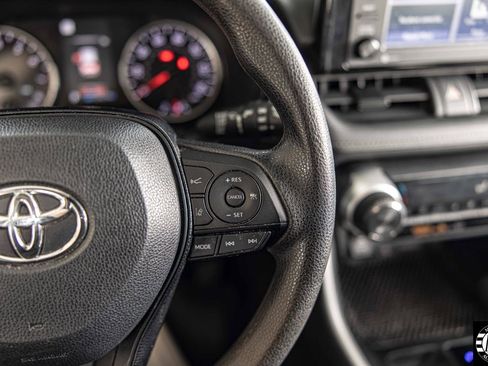 Used 2020 Toyota RAV4 XLE image 12