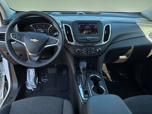 Used 2022 Chevrolet Equinox LT FWD image 16