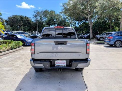Used 2022 Nissan Frontier SV image 7