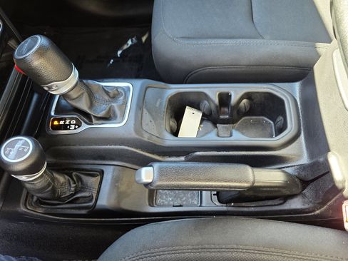 Certified 2023 Jeep Gladiator Sport image 14