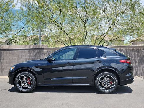 Used 2023 Alfa Romeo Stelvio Veloce AWD/4WD image 5