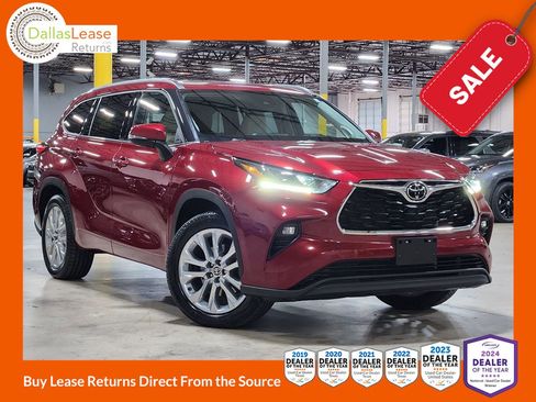 Used 2021 Toyota Highlander Limited image 1