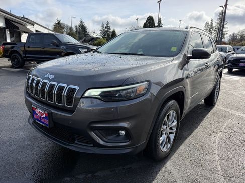 Used 2019 Jeep Cherokee Latitude Plus w/ Comfort/Convenience Group AWD/4WD image 4