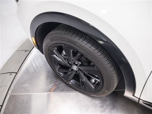 Used 2023 Buick Envision Preferred w/ Sport Touring Package image 13