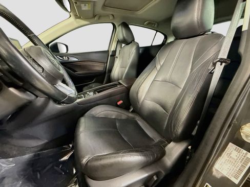 Used 2018 MAZDA MAZDA3 Grand Touring w/ Premium Equipment Package FWD image 22
