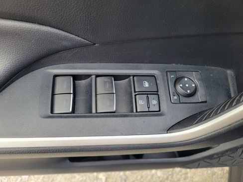 Used 2022 Toyota RAV4 XLE FWD image 14