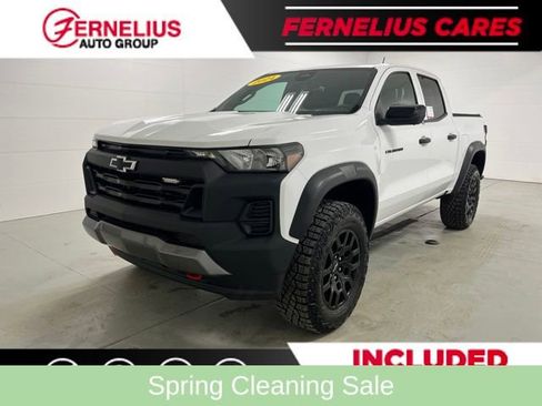 Used 2024 Chevrolet Colorado Trail Boss w/ Technology Package AWD/4WD image 3