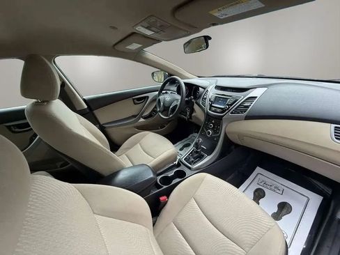 Used 2014 Hyundai Elantra SE w/ Option Group 02 FWD image 14