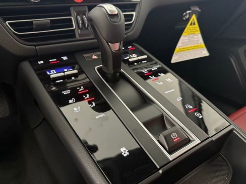 New 2026 Porsche Macan image 34