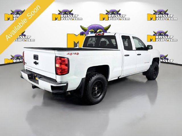 Used 2018 Chevrolet Silverado 1500 Custom w/ Custom Convenience Package AWD/4WD image 4