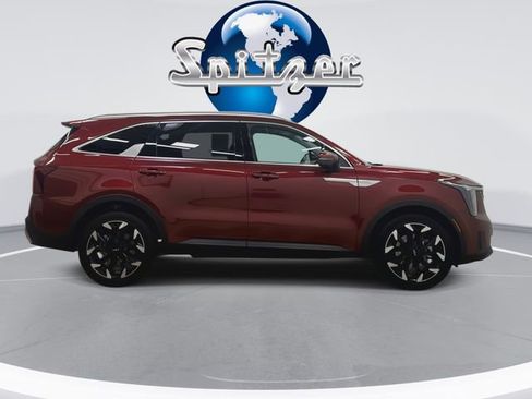 Certified 2025 Kia Sorento EX w/ Panoramic Sunroof Package image 9