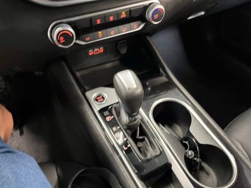 Used 2024 Nissan Altima 2.5 SV FWD image 29