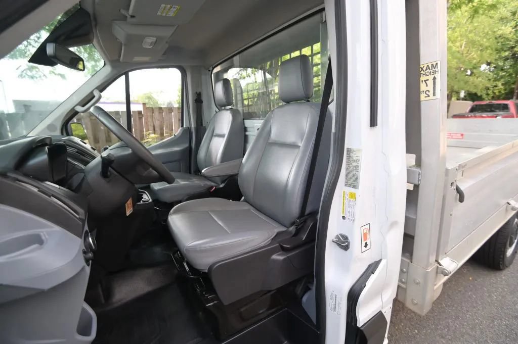 Used 2018 Ford Transit 250 138 RWD image 25