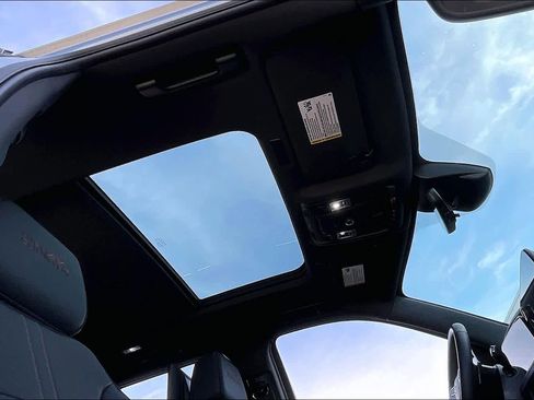 Certified 2025 Chevrolet Tahoe High Country image 14